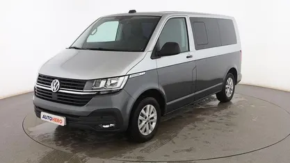 Usado VW Multivan Trendline 150 CV (110 kW) 2021 Gris Van