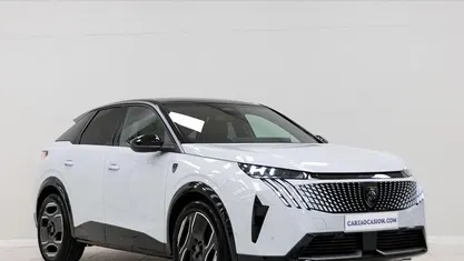 Usado Peugeot e-3008 GT 157 kW (214 CV) 2024 Blanco SUV
