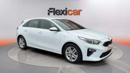 Usado Kia Ceed 120 CV (88 kW) 2019 Blanco Utilitario