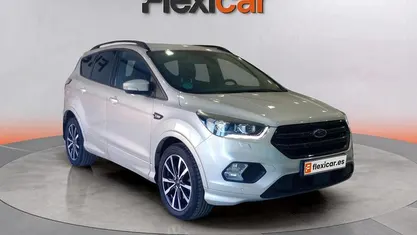 Usado Ford Kuga ST-Line 150 CV (110 kW) 2018 Gris SUV