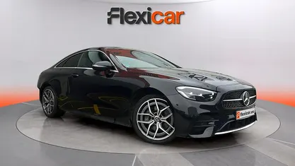 Usado Mercedes E220 194 CV (142 kW) 2022 Negro Coupe