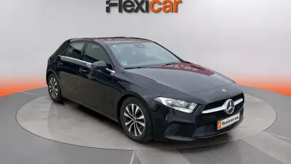Usado Mercedes A180 116 CV (85 kW) 2019 Negro Utilitario
