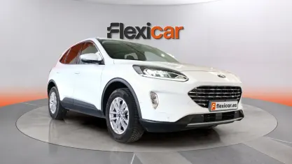 Usado Ford Kuga ST-Line 150 CV (110 kW) 2023 Blanco SUV