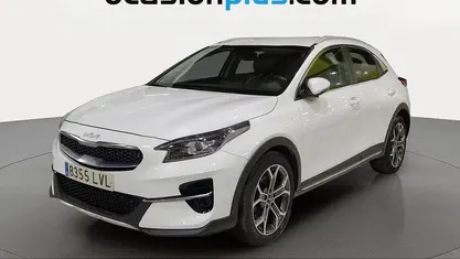 Käytetty Kia XCeed 160 HP (117 kW) 2021 Valkoinen Katumaasturi
