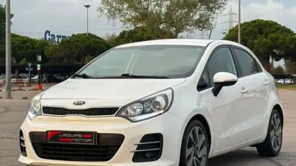 Usado Kia Rio 84 CV (61 kW) 2017 Blanco Berlina