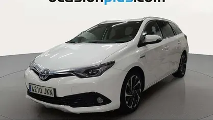 Usado Toyota Auris Business Edition 136 CV (100 kW) 2015 Blanco Familiar