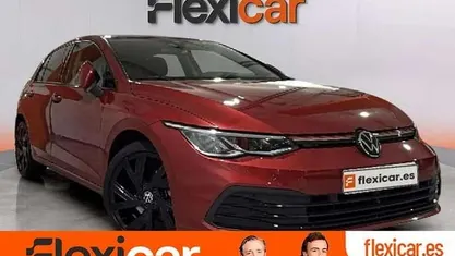 Usado VW Golf VIII Life 150 CV (110 kW) 2022 Rojo Berlina