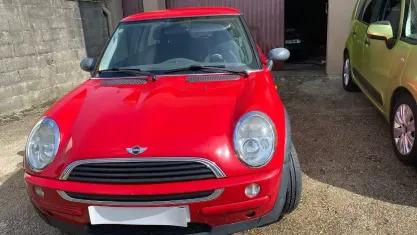 Usado Mini ONE 90 CV (66 kW) 2004 Rojo Utilitario