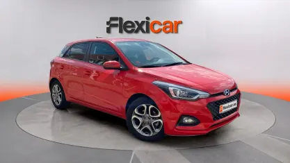 Usado Hyundai i20 100 CV (73 kW) 2018 Rojo Berlina