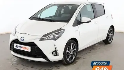 Używany Toyota Yaris Hybrid 101 KM (74 kW) 2019 Biały Sedan/Limuzyna