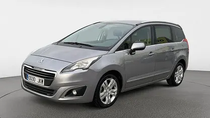 Usado Peugeot 5008 Style 120 CV (88 kW) 2015 Monovolumen