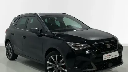 Usado Seat Arona FR 150 CV (110 kW) 2024 Negro SUV
