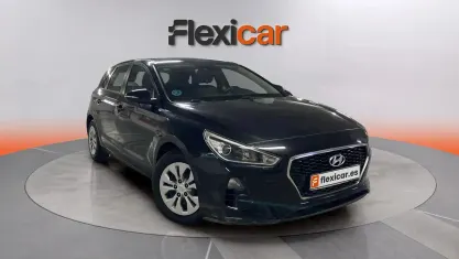 Usado Hyundai i30 GO! 95 CV (69 kW) 2017 Negro Berlina