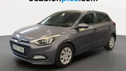 Usado Hyundai i20 75 CV (55 kW) 2015 Gris Utilitario