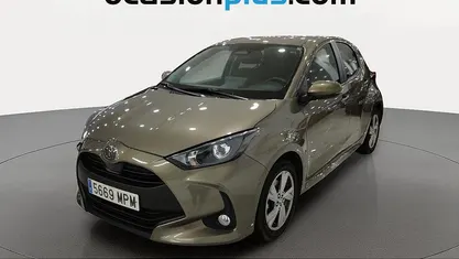 Usado 2024 Toyota Yaris Hybrid Active Utilitario | 16.091 € (Buen precio)