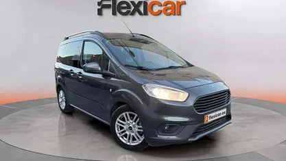 Usado Ford Tourneo Courier Ambiente 100 CV (73 kW) 2018 Monovolumen