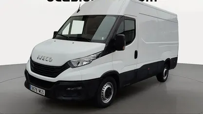 Usado Iveco Daily 156 CV (114 kW) 2023 Blanco Familiar