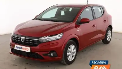 Usado Dacia Sandero Comfort 91 CV (66 kW) 2022 Rojo Utilitario