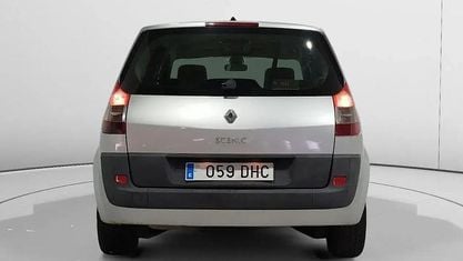 Usado Renault Scénic II Expression 101 CV (74 kW) 2005 Gris Monovolumen