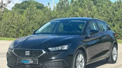Usado Seat Leon Style 116 CV (85 kW) 2024 Negro Utilitario