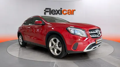 Usado Mercedes GLA200 136 CV (100 kW) 2018 Rojo SUV