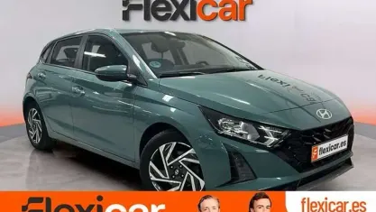Usado Hyundai i20 101 CV (74 kW) 2024 Verde Utilitario