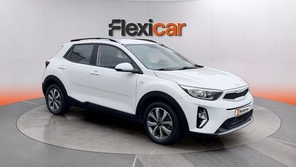 Usado Kia Stonic 84 HP (61 kW) 2022 Branco SUV