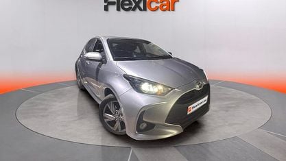 Usado Toyota Yaris Hybrid Active 116 CV (85 kW) 2024 Gris Berlina