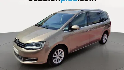 Usado VW Sharan Advance 150 CV (110 kW) 2017 Oro Monovolumen