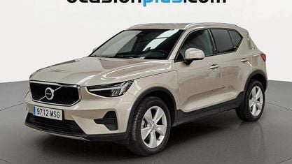 Używany Volvo XC40 Core 163 KM (119 kW) 2024 Złoty SUV
