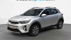 Gris plata Usado 2024 Kia Stonic SUV | 18.637 € (Precio justo)