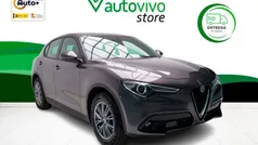 Gris Usado 2023 Alfa Romeo Stelvio Super SUV | 41.900 € (Precio justo)