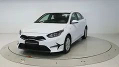 Blanco Usado 2023 Kia Ceed Berlina | 19.500 € (Precio justo)