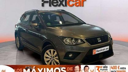 Usado Seat Arona Ecomotive 95 CV (69 kW) 2018 Gris SUV