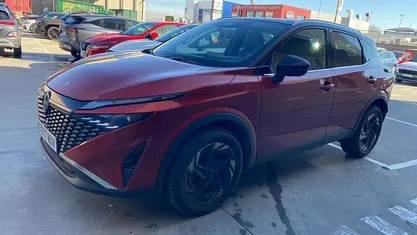 Rojo Usado 2025 Nissan Qashqai N-Connecta SUV | 27.390 € (Precio justo)