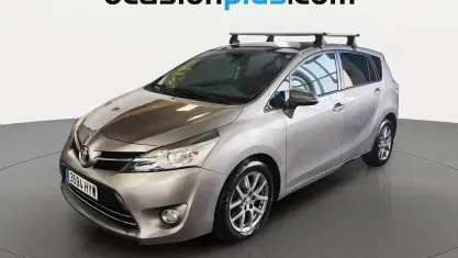 Usado Toyota Verso Advance 112 CV (82 kW) 2014 Gris Monovolumen