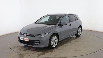 Usado VW Golf VIII Life 116 HP (85 kW) 2025 Cinzento Citadino