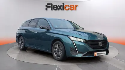 Usado Peugeot 308 Style 131 CV (96 kW) 2024 Verde Utilitario
