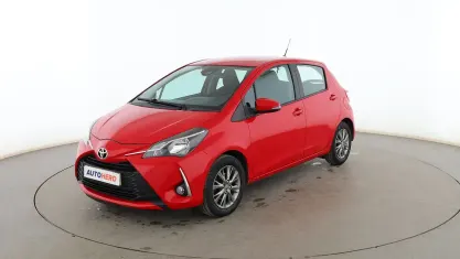 Usado Toyota Yaris Business Edition 69 CV (50 kW) 2018 Rojo Berlina