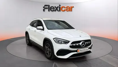 Käytetty Mercedes GLA200 150 HP (110 kW) 2022 Valkoinen Katumaasturi