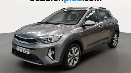 Usado Kia Stonic 101 CV (74 kW) 2025 Gris SUV