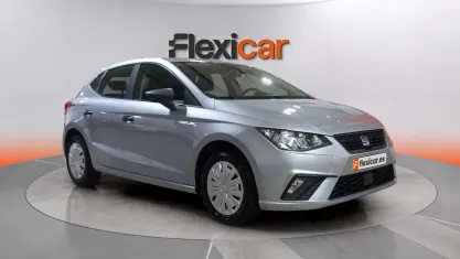 Usado Seat Ibiza Reference 80 CV (58 kW) 2021 Gris Utilitario
