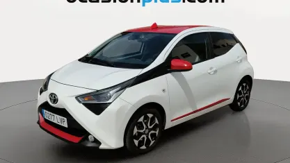 Usado Toyota Aygo X-play 72 CV (52 kW) 2021 Blanco Utilitario