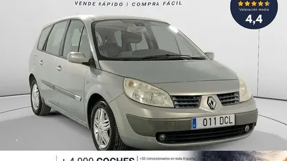 Usado Renault Scénic II Privilege 120 CV (88 kW) 2004 Beige Monovolumen