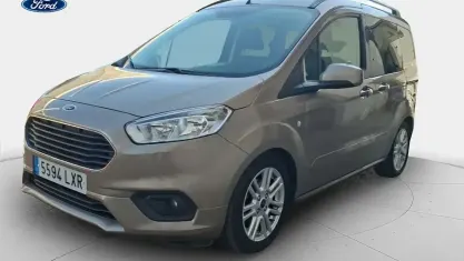 Usado Ford Tourneo Courier Titanium 100 CV (73 kW) 2022 Marrón Monovolumen
