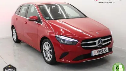 Usado Mercedes B180 116 CV (85 kW) 2020 Rojo Monovolumen