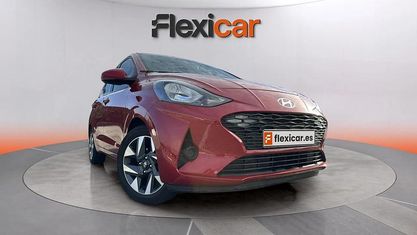 Usado Hyundai i10 67 CV (49 kW) 2023 Rojo Utilitario