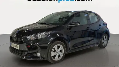 Usado Toyota Yaris Hybrid Active 116 CV (85 kW) 2024 Negro Utilitario