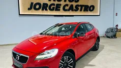 Rojo Usado 2019 Volvo V40 CC Familiar | 14.800 € (Precio justo)