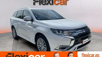 Usado Mitsubishi Outlander P-HEV 224 CV (164 kW) 2020 Blanco SUV